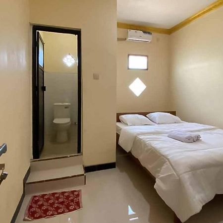 Palace Syariah Homestay Redpartner Banyuwangi  Exteriör bild