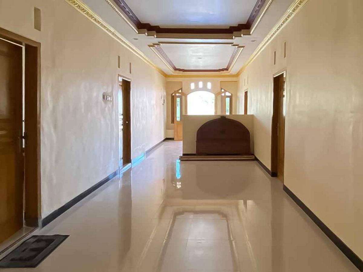 Palace Syariah Homestay Redpartner Banyuwangi  Exteriör bild