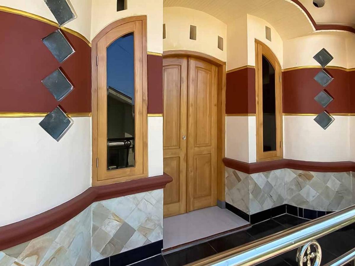 Palace Syariah Homestay Redpartner Banyuwangi  Exteriör bild