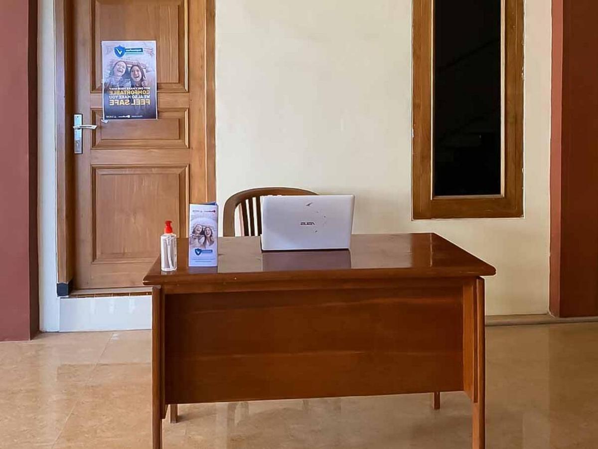 Palace Syariah Homestay Redpartner Banyuwangi  Exteriör bild