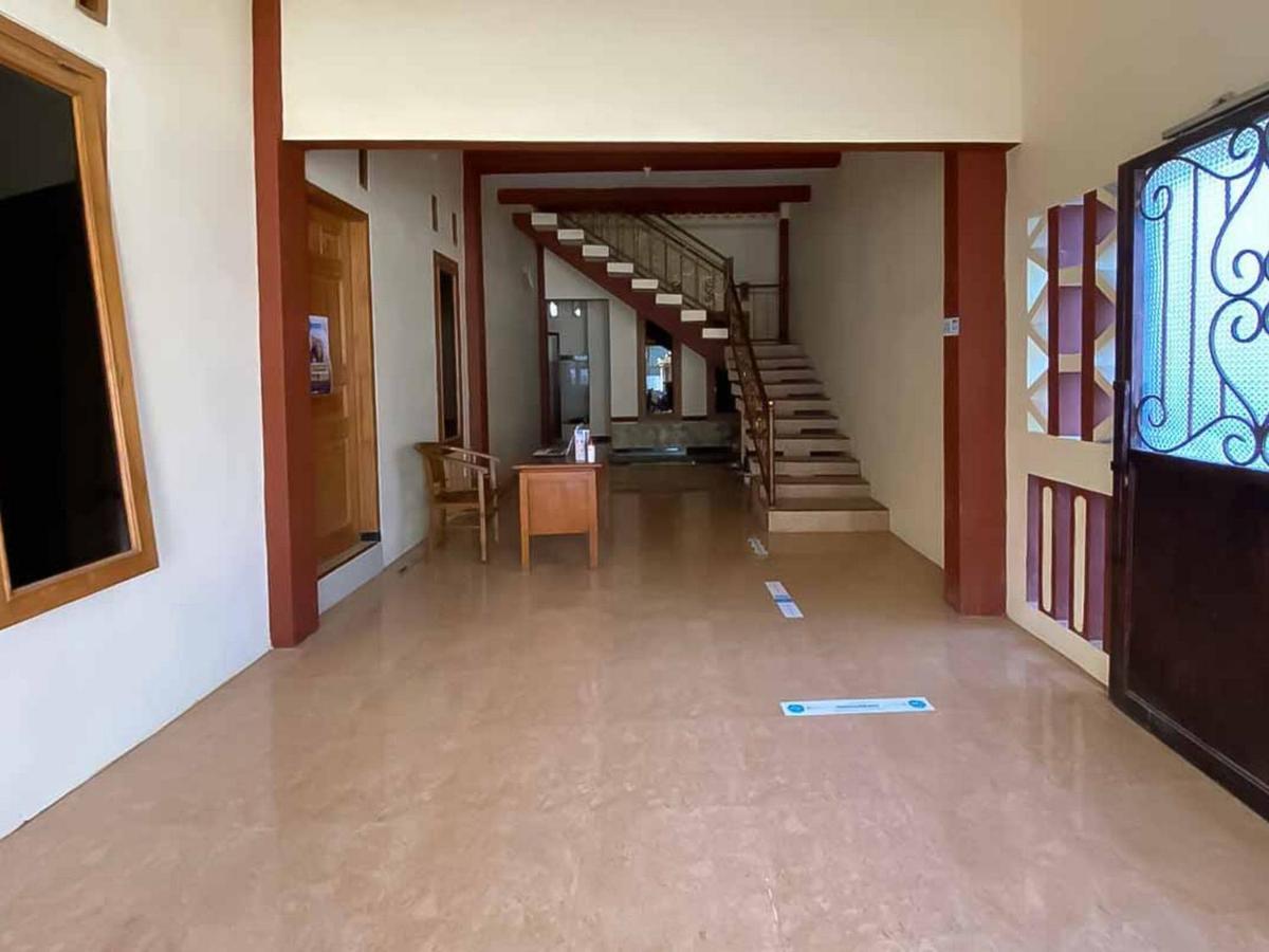 Palace Syariah Homestay Redpartner Banyuwangi  Exteriör bild