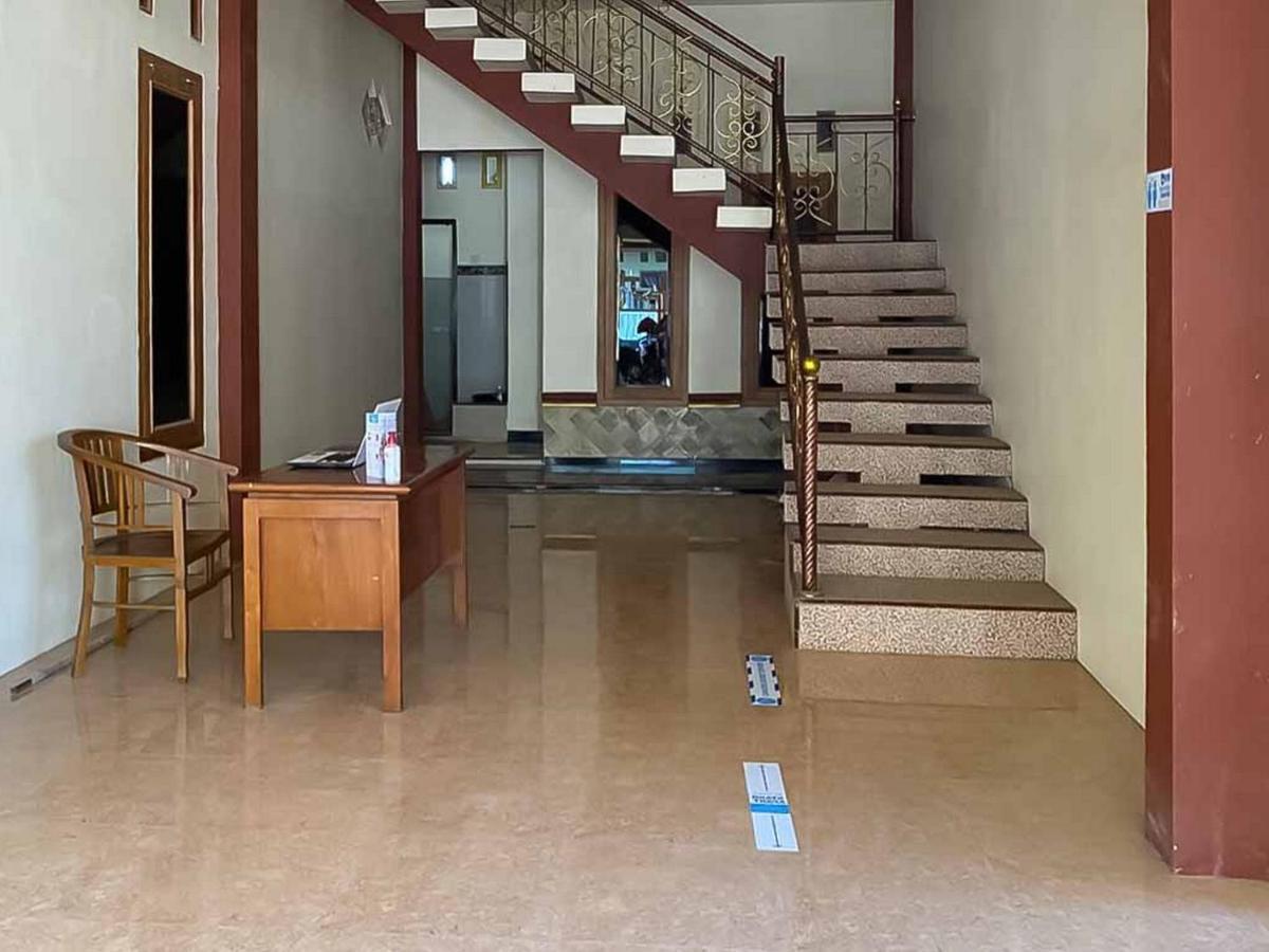 Palace Syariah Homestay Redpartner Banyuwangi  Exteriör bild